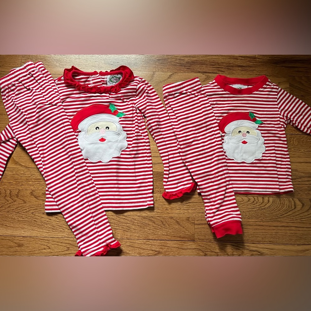 Adorable sibling set Christmas Jammie’s !